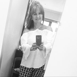 1State Beautiful cold shoulder blouse